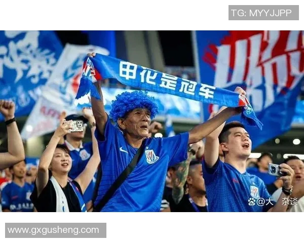 富力与申花激战正酣比分悬念引发球迷热议与期待