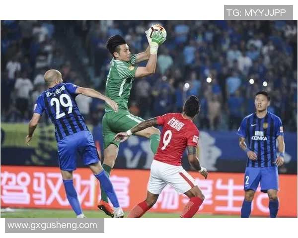 恒大与苏宁激战正酣赛场精彩瞬间回顾与分析 恒大与苏宁激战正酣赛场精彩瞬间回顾与分析