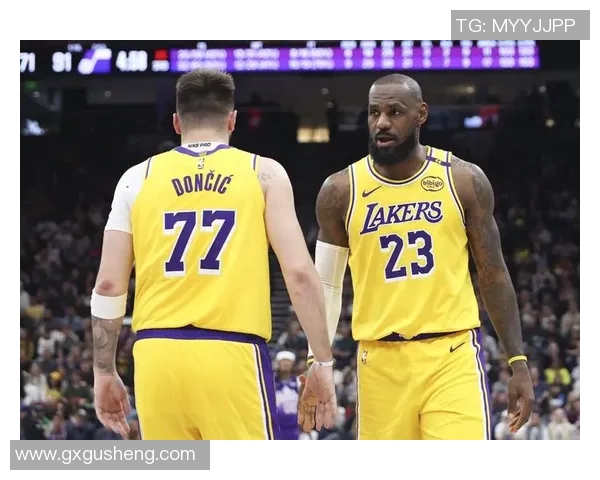 湖人对阵鹈鹕精彩回放最新战况分析与比赛亮点总结