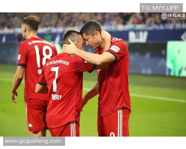 莱万重返德甲战旧主拜仁球迷怒斥其忘恩负义行为